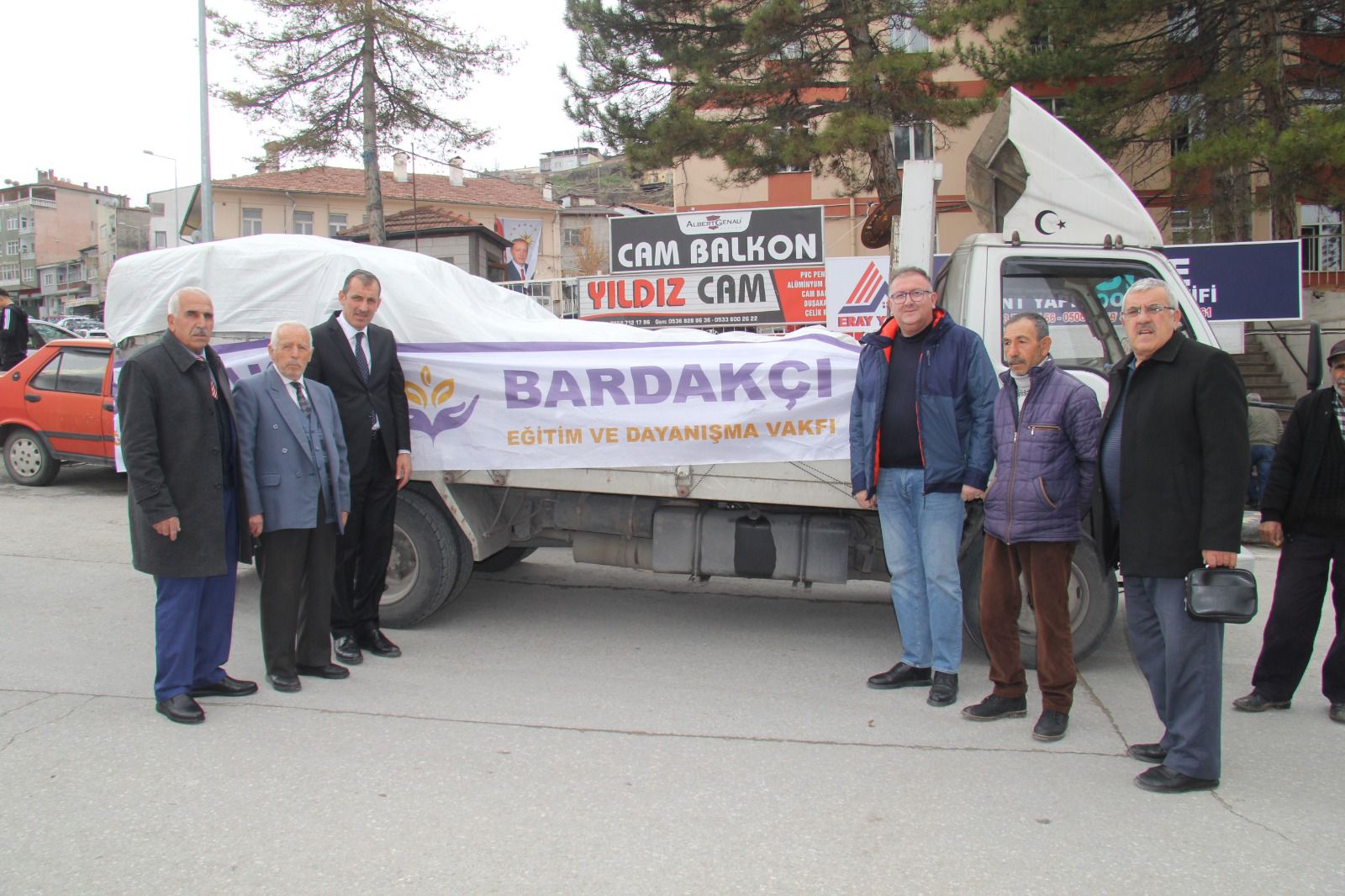 Dernek kurucularımız Ali Kaynar ve Bekir Kaynar’ın Akülü tekerlekli sandalye dağıtımından bazı kareler.