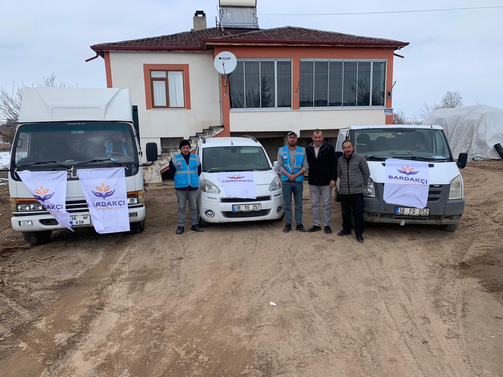 Dernek kurucularımız Ali Kaynar ve Bekir Kaynar’ın Akülü tekerlekli sandalye dağıtımından bazı kareler.