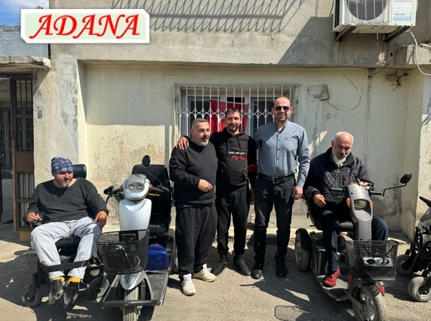 Dernek kurucularımız Ali Kaynar ve Bekir Kaynar’ın Akülü tekerlekli sandalye dağıtımından bazı kareler.