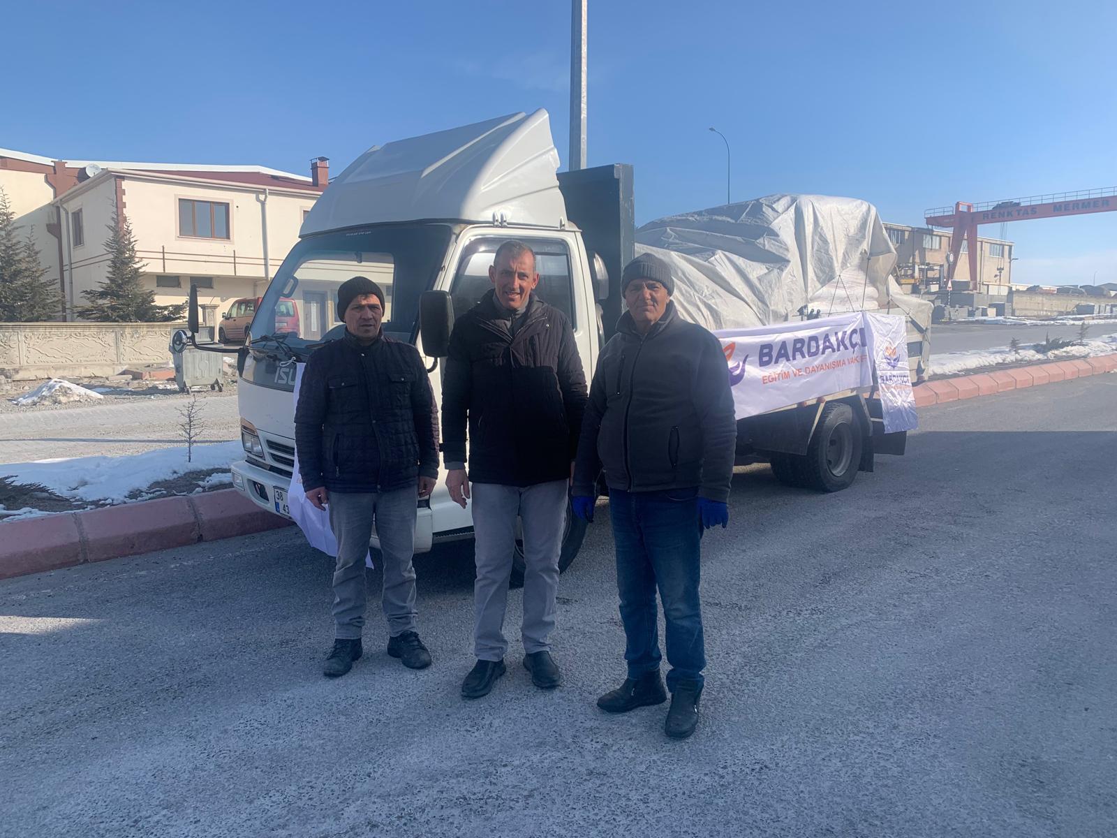 Dernek kurucularımız Ali Kaynar ve Bekir Kaynar’ın Akülü tekerlekli sandalye dağıtımından bazı kareler.